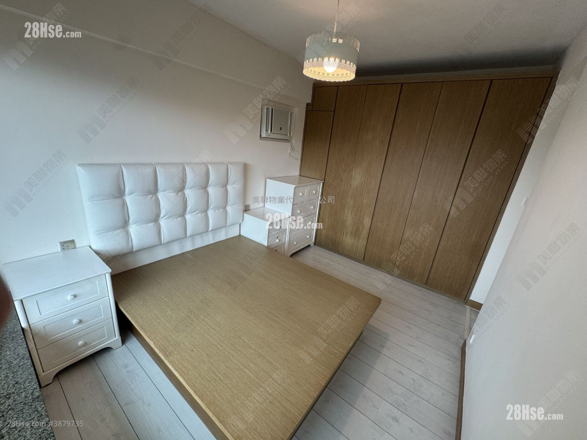 Tseung Kwan O Plaza Rental 4 Bedrooms , 3 Bathrooms 761 ft² ( 70.7 m² )
