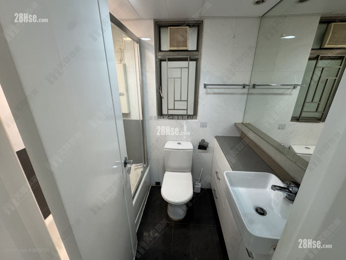 Tseung Kwan O Plaza Rental 4 Bedrooms , 3 Bathrooms 761 ft² ( 70.7 m² )