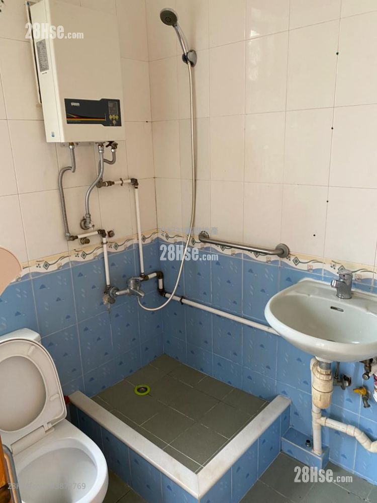 Hoi Lee Building Sell 1 Bedroom , 1 Bathroom 268 ft² ( 24.9 m² )