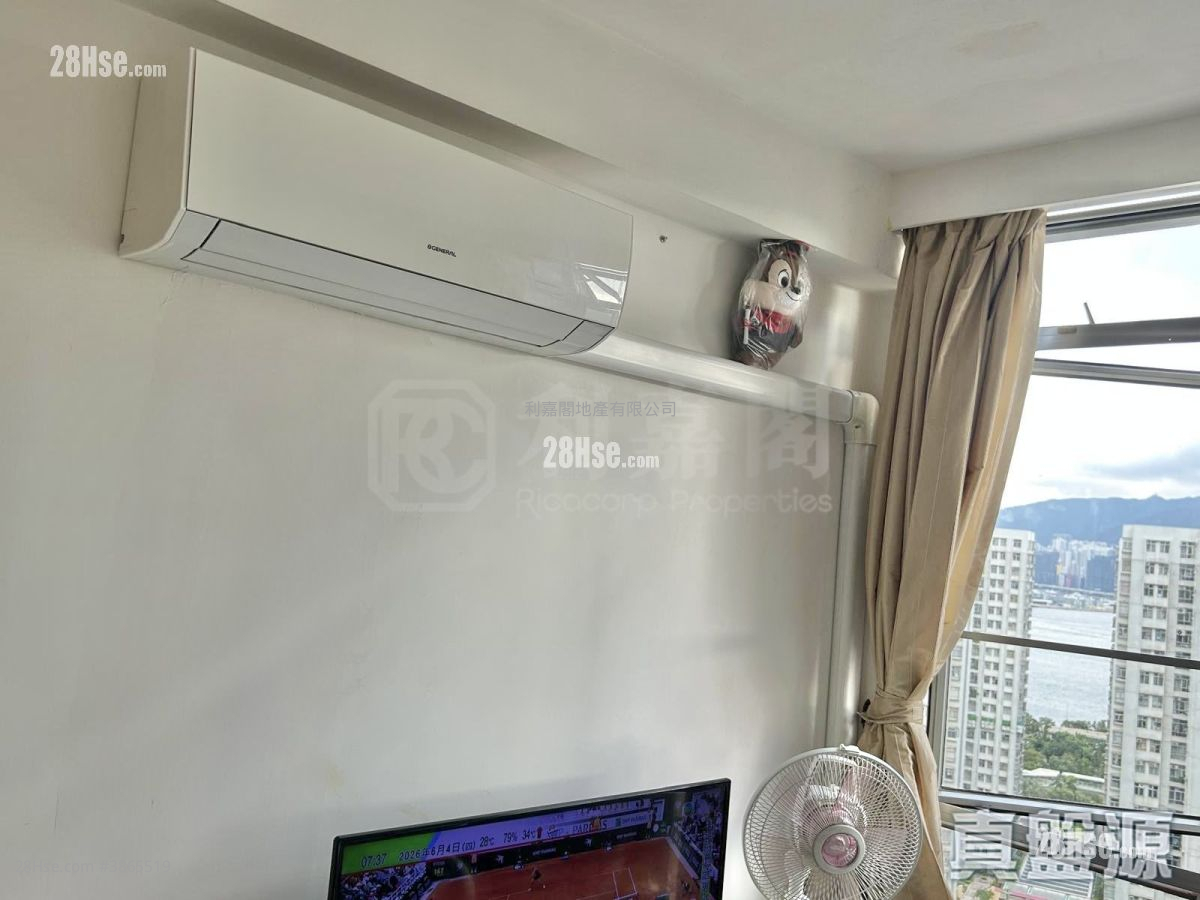 Kornhill Garden Sell 2 Bedrooms , 1 Bathroom 431 ft² ( 40.0 m² )