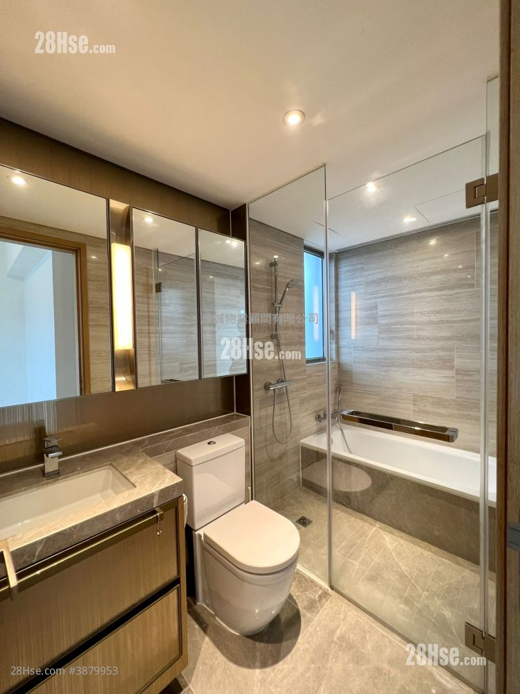 Peninsula East Rental 4 Bedrooms , 2 Bathrooms 931 ft² ( 86.5 m² )