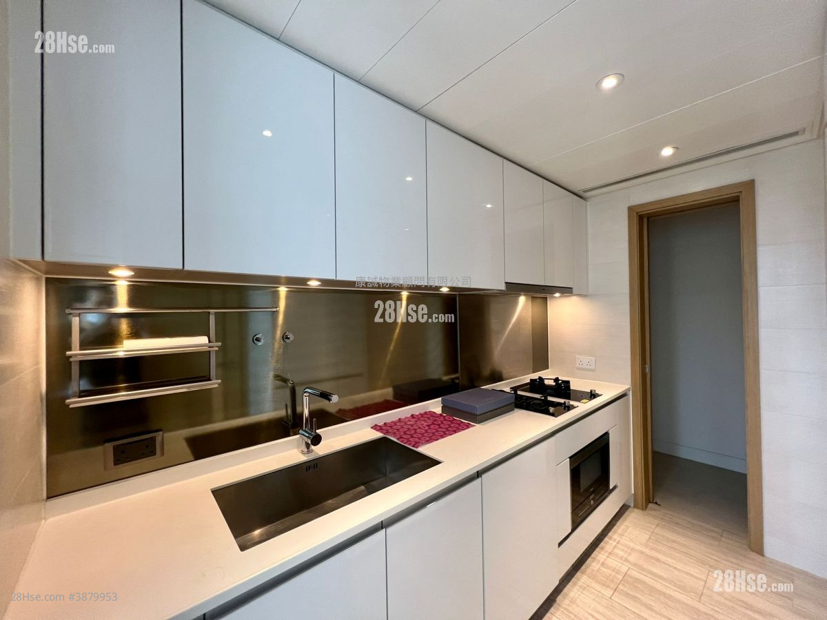 Peninsula East Rental 4 Bedrooms , 2 Bathrooms 931 ft² ( 86.5 m² )
