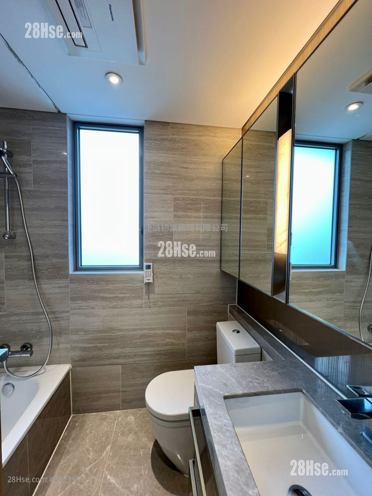 Peninsula East Rental 4 Bedrooms , 2 Bathrooms 931 ft² ( 86.5 m² )