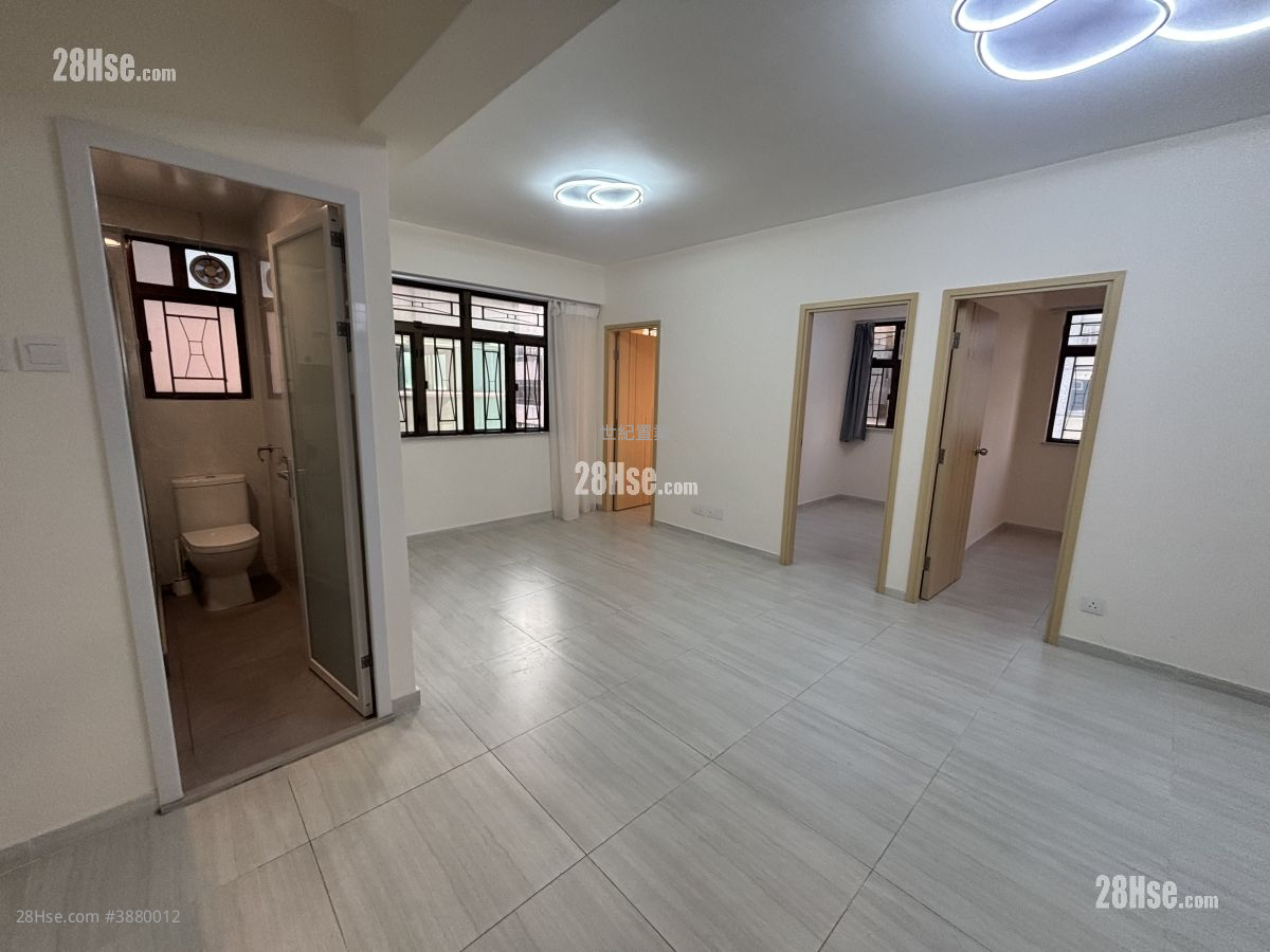 Diamond Court Rental 3 Bedrooms , 1 Bathroom 597 ft² ( 55.5 m² )