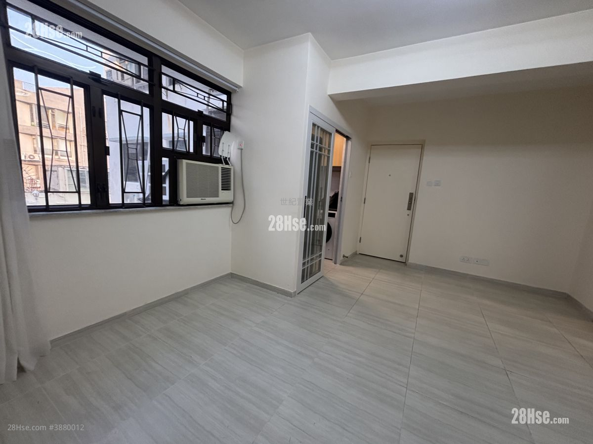 Diamond Court Rental 3 Bedrooms , 1 Bathroom 597 ft² ( 55.5 m² )