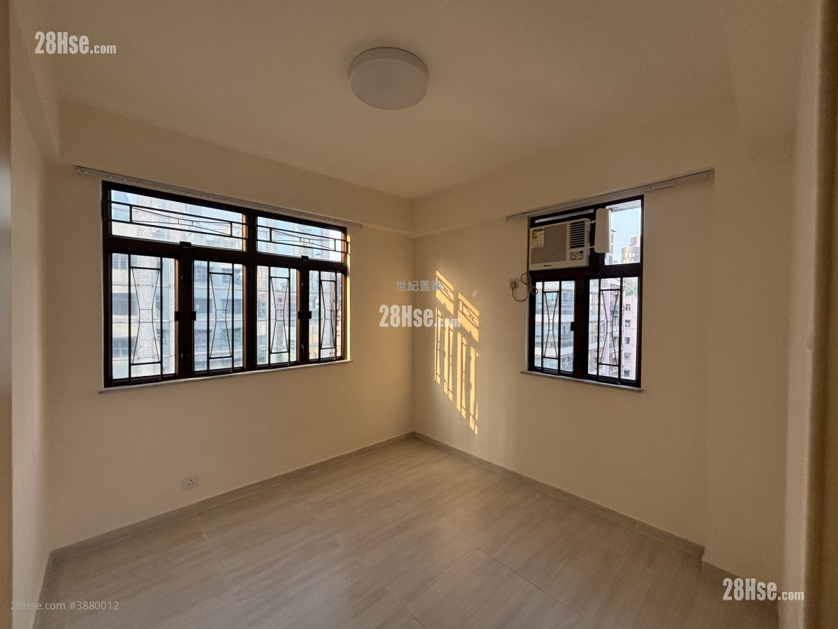 Diamond Court Rental 3 Bedrooms , 1 Bathroom 597 ft² ( 55.5 m² )