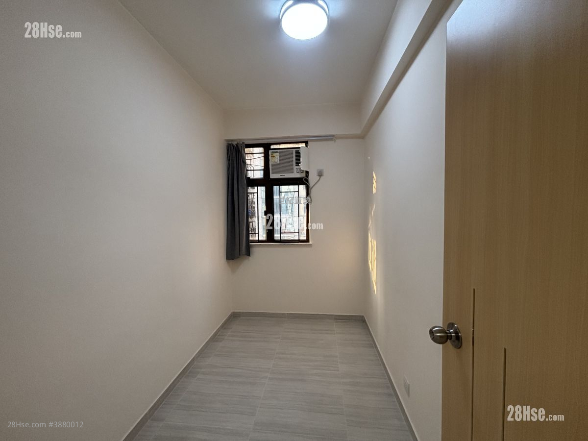 Diamond Court Rental 3 Bedrooms , 1 Bathroom 597 ft² ( 55.5 m² )