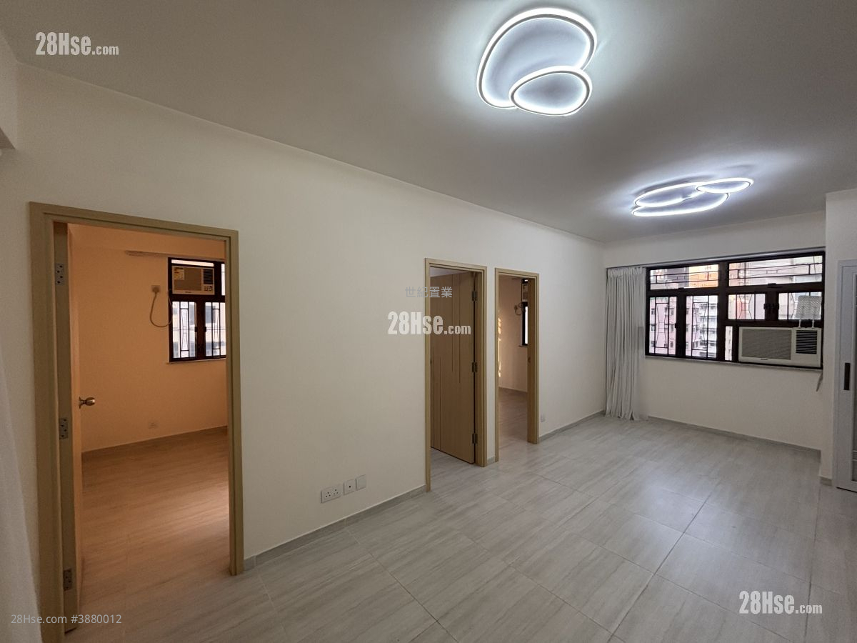 Diamond Court Rental 3 Bedrooms , 1 Bathroom 597 ft² ( 55.5 m² )