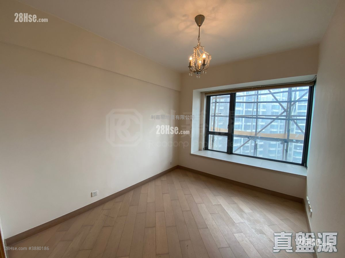 Providence Peak Sell 3 Bedrooms , 3 Bathrooms 1,010 ft² ( 93.8 m² )