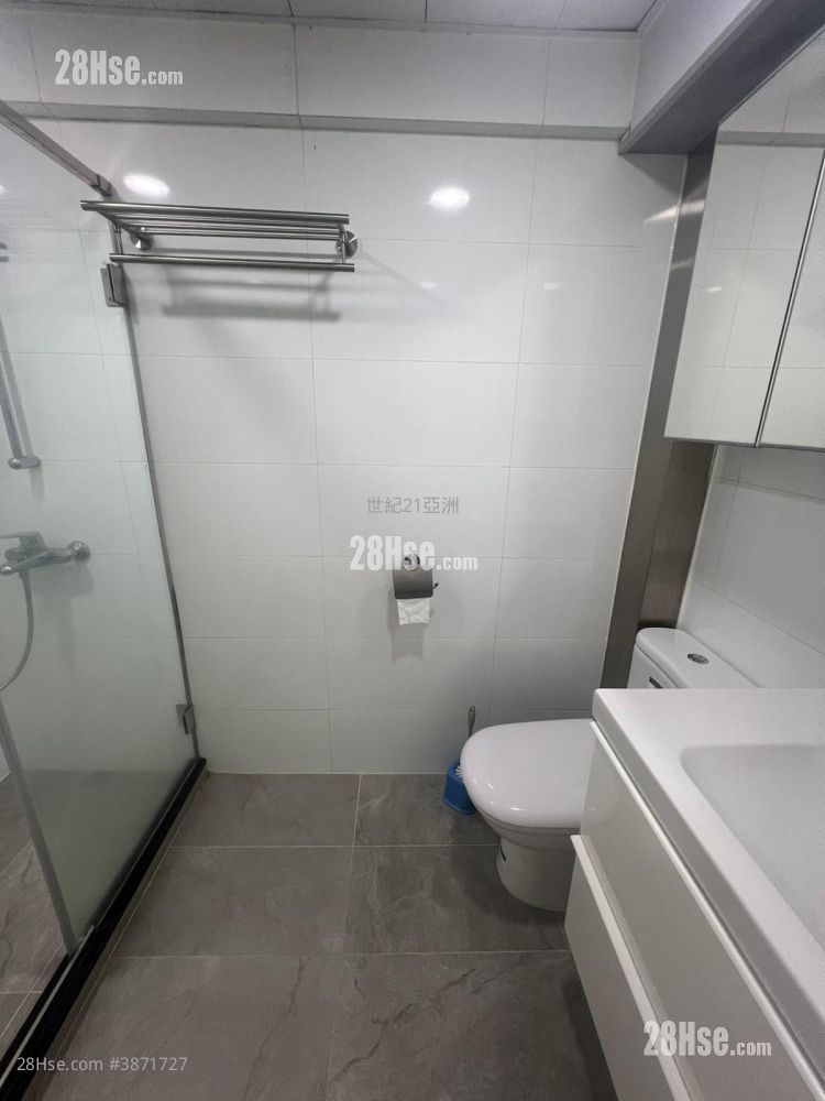 Hennessy Road Court Rental 2 Bedrooms , 1 Bathroom 369 ft² ( 34.3 m² )