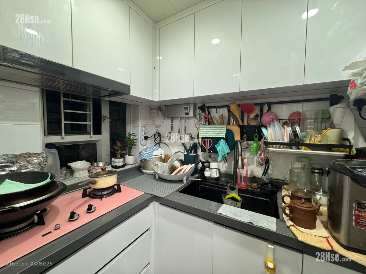 Ching Fu Court Sell 279 ft² ( 25.9 m² )