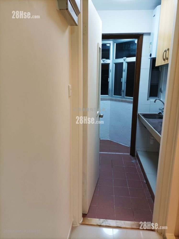 True Corse Tower Rental Studio 197 ft² ( 18.3 m² )