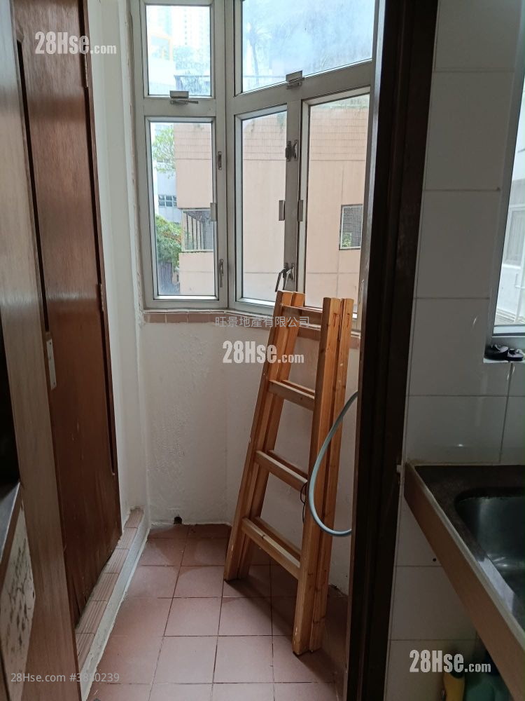 True Corse Tower Rental Studio 197 ft² ( 18.3 m² )