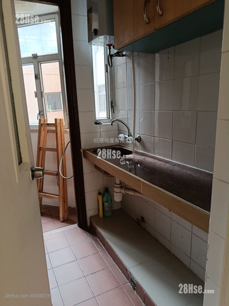 True Corse Tower Rental Studio 197 ft² ( 18.3 m² )