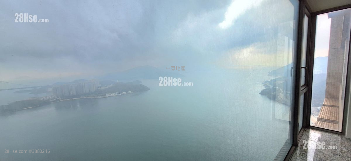 Bellagio Sell 4 Bedrooms , 5+ Bathrooms 1,814 ft² ( 168.5 m² )
