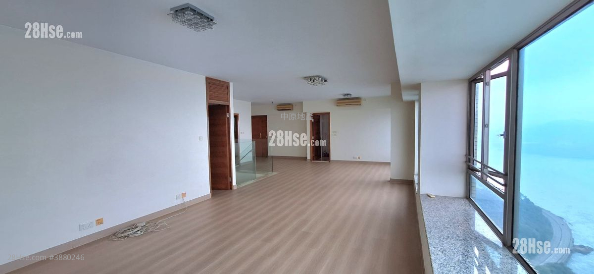 Bellagio Sell 4 Bedrooms , 5+ Bathrooms 1,814 ft² ( 168.5 m² )