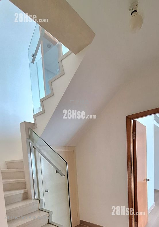 Bellagio Sell 4 Bedrooms , 5+ Bathrooms 1,814 ft² ( 168.5 m² )