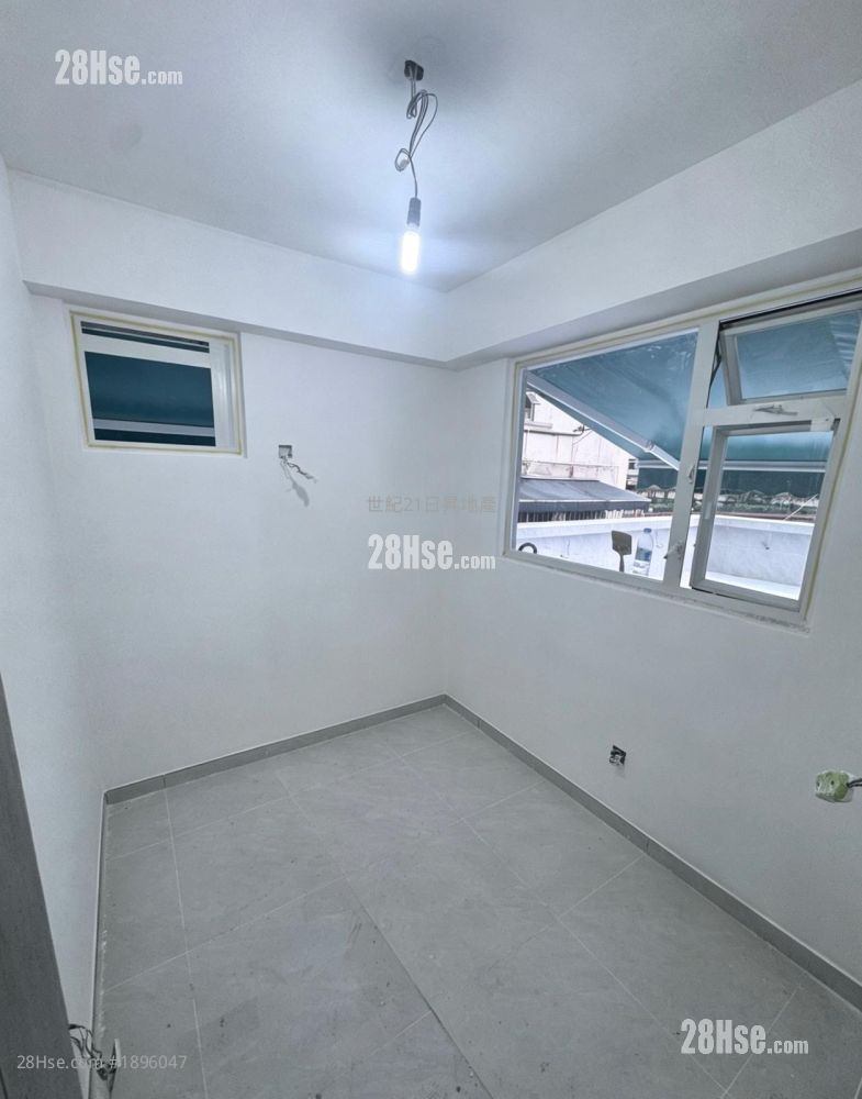 New Wealth Mansion Sell 2 Bedrooms , 1 Bathroom 336 ft² ( 31.2 m² )