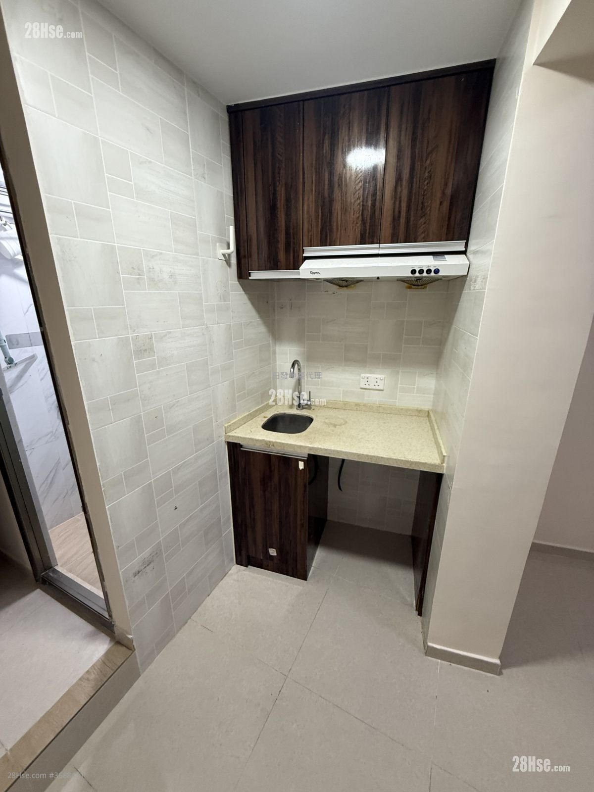 Pak Far Building Rental Studio , 1 Bathroom 120 ft² ( 11.1 m² )