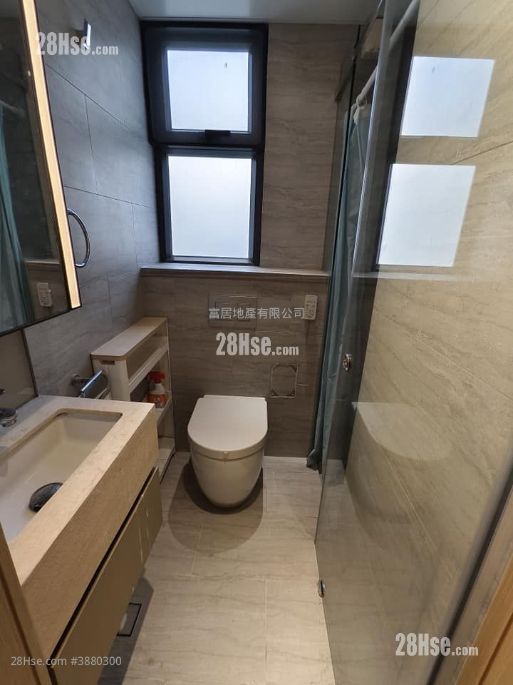 The Astro Sell Studio , 1 Bathroom 173 ft² ( 16.1 m² )