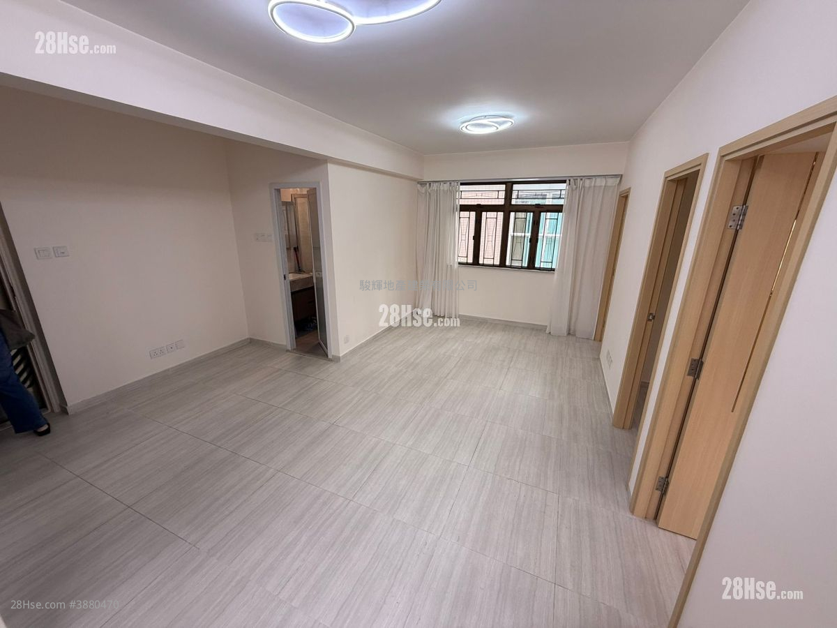 Diamond Court Rental 3 Bedrooms 576 ft² ( 53.5 m² )