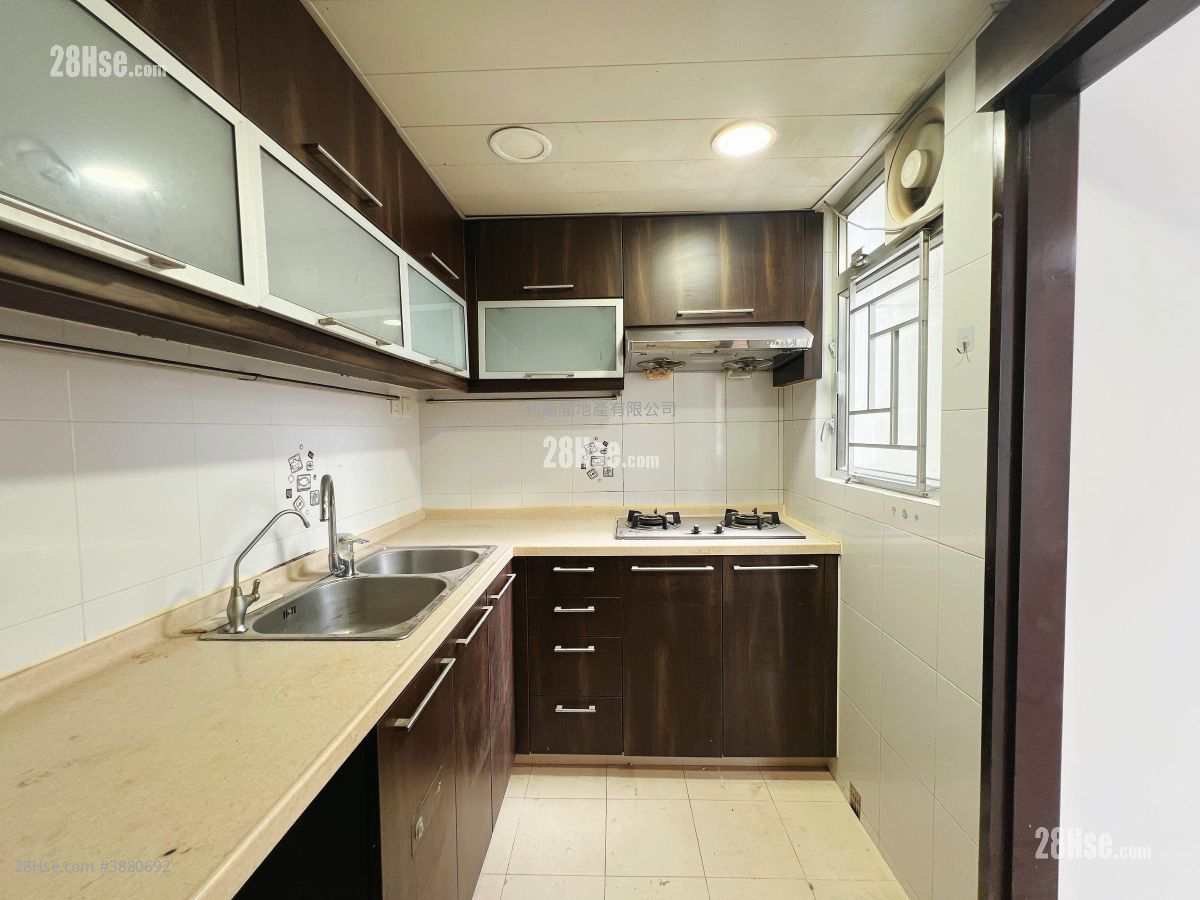 Belvedere Garden Sell 3 Bedrooms , 2 Bathrooms 728 ft² ( 67.6 m² )