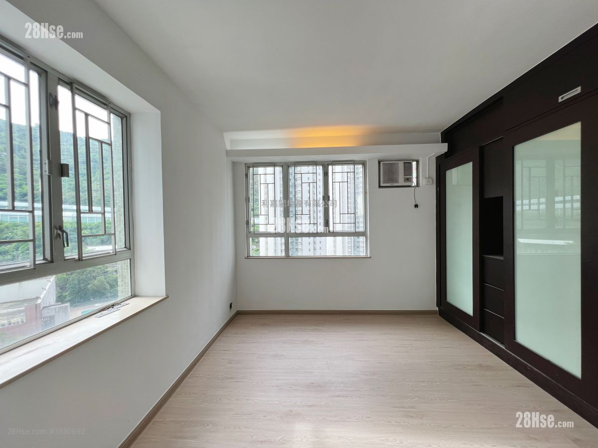 Belvedere Garden Sell 3 Bedrooms , 2 Bathrooms 728 ft² ( 67.6 m² )