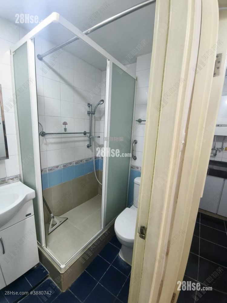 Lung Poon Court Rental 1 Bedroom , 1 Bathroom 340 ft² ( 31.6 m² )