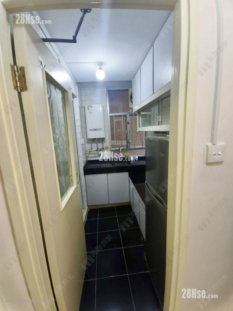 Lung Poon Court Rental 1 Bedroom , 1 Bathroom 340 ft² ( 31.6 m² )