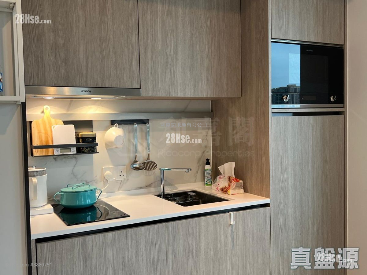 Artique Rental Studio , 1 Bathroom 201 ft² ( 18.7 m² )