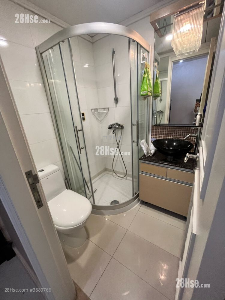 Metro Town Sell 4 Bedrooms , 3 Bathrooms 888 ft² ( 82.5 m² )