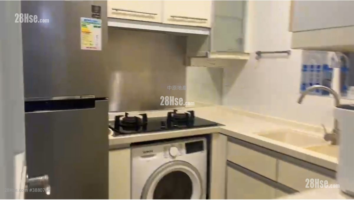 Metro Town Sell 4 Bedrooms , 3 Bathrooms 888 ft² ( 82.5 m² )