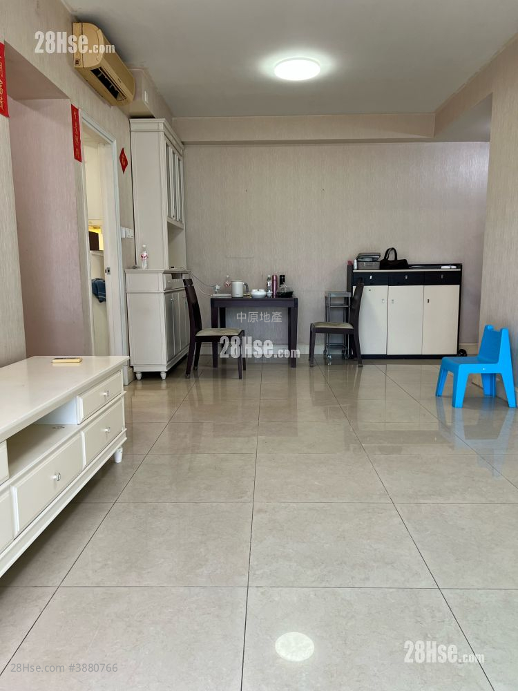 Metro Town Sell 4 Bedrooms , 3 Bathrooms 888 ft² ( 82.5 m² )
