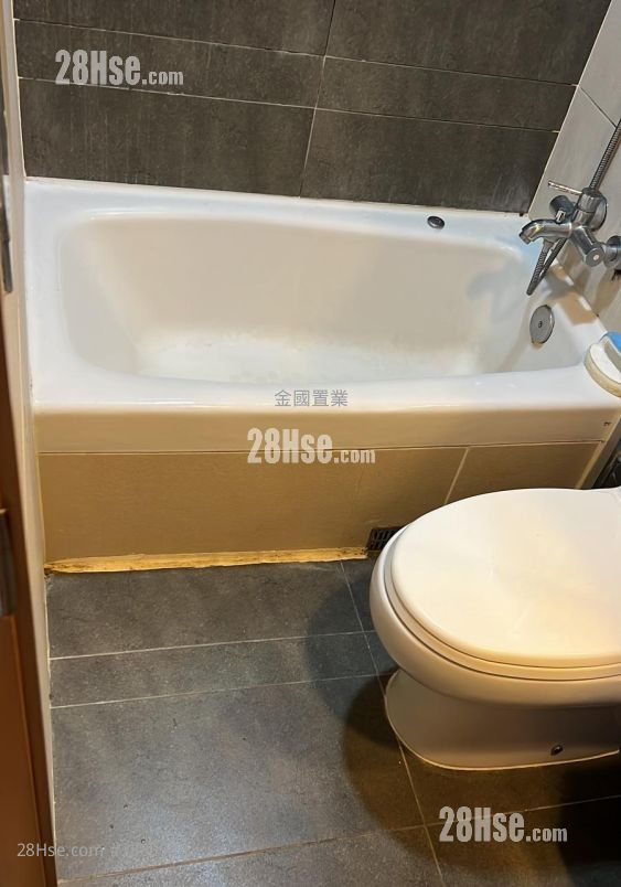 City 18 Rental 1 Bedroom , 1 Bathroom 248 ft² ( 23.0 m² )