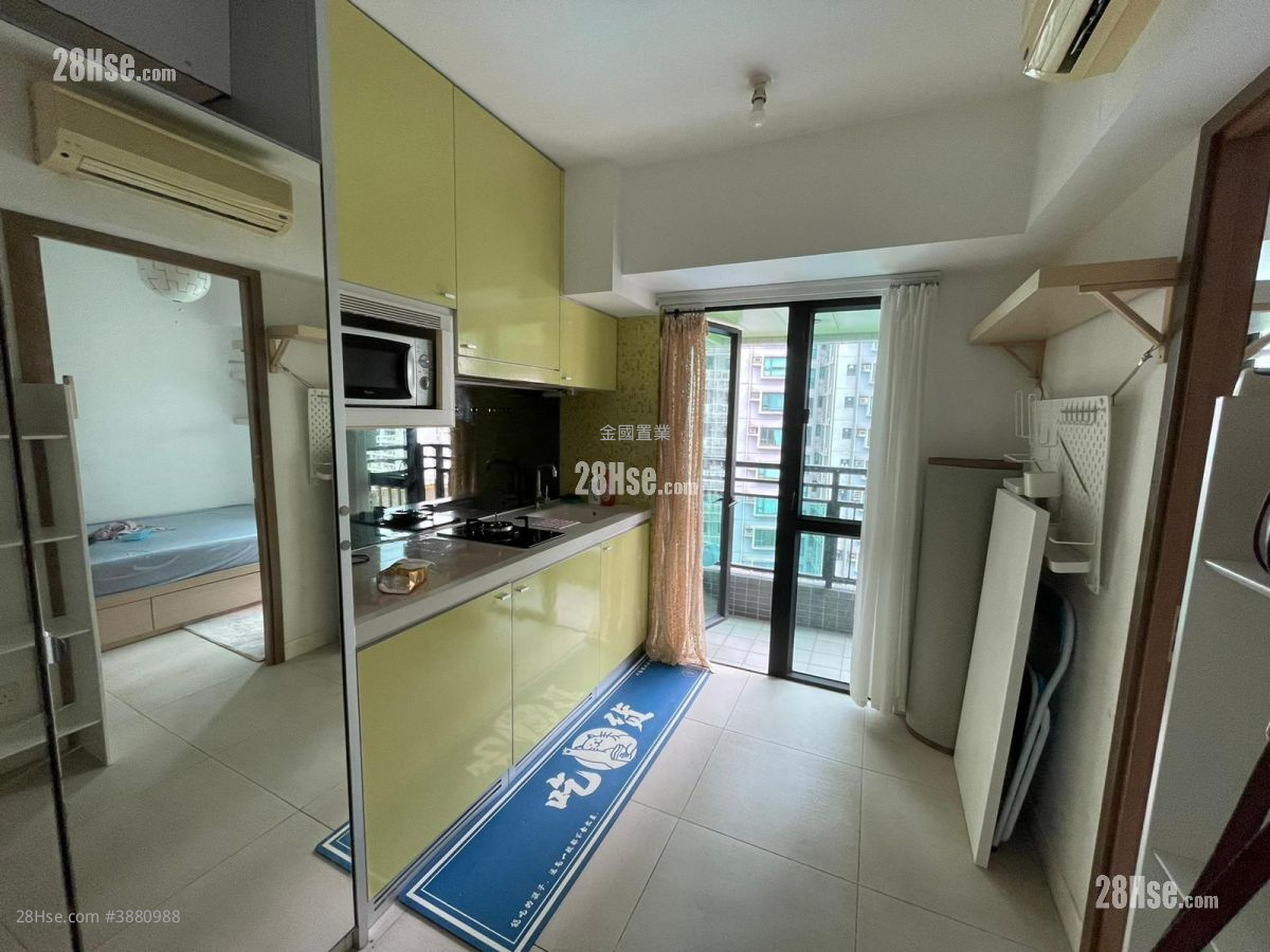 City 18 Rental 1 Bedroom , 1 Bathroom 248 ft² ( 23.0 m² )