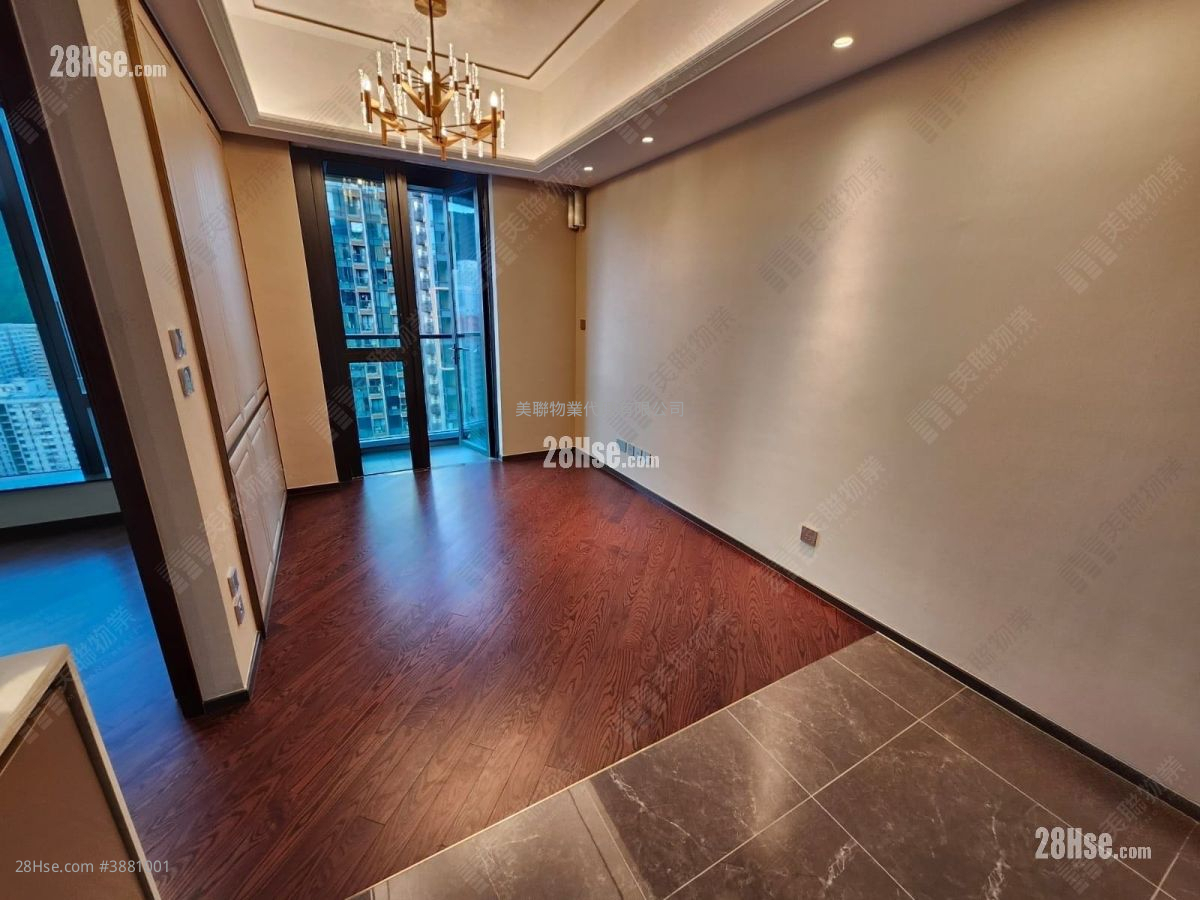 The Vertex Sell 2 Bedrooms , 1 Bathroom 435 ft² ( 40.4 m² )