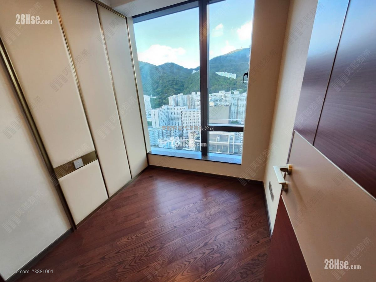 The Vertex Sell 2 Bedrooms , 1 Bathroom 435 ft² ( 40.4 m² )