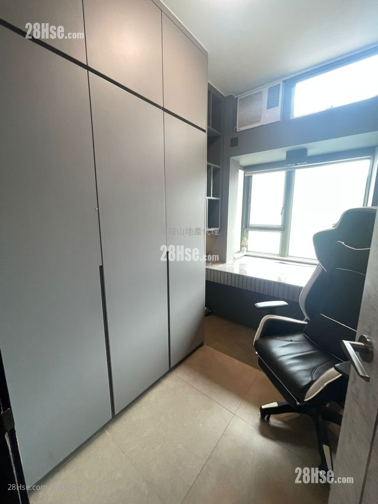 Ocean View Sell 2 Bedrooms , 1 Bathroom 476 ft² ( 44.2 m² )