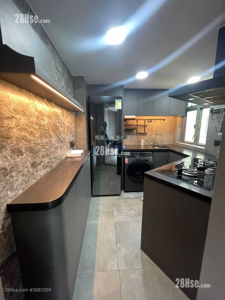 Ocean View Sell 2 Bedrooms , 1 Bathroom 476 ft² ( 44.2 m² )