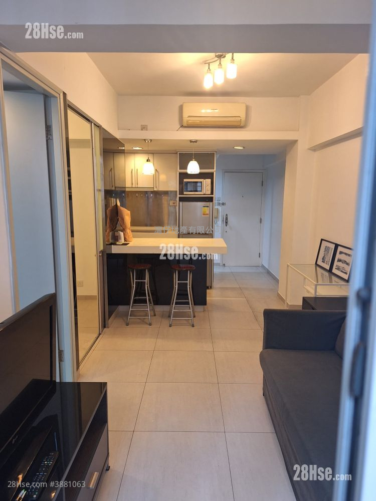 Tung Fong Building Sell 2 Bedrooms , 1 Bathroom 423 ft² ( 39.3 m² )