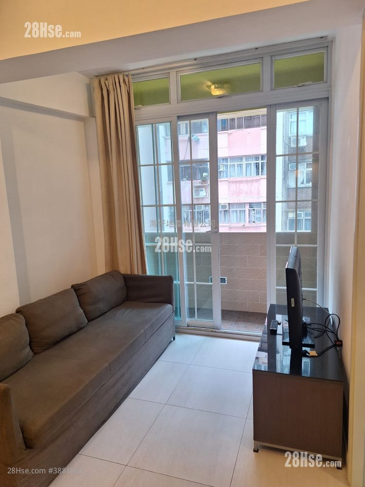 Tung Fong Building Sell 2 Bedrooms , 1 Bathroom 423 ft² ( 39.3 m² )