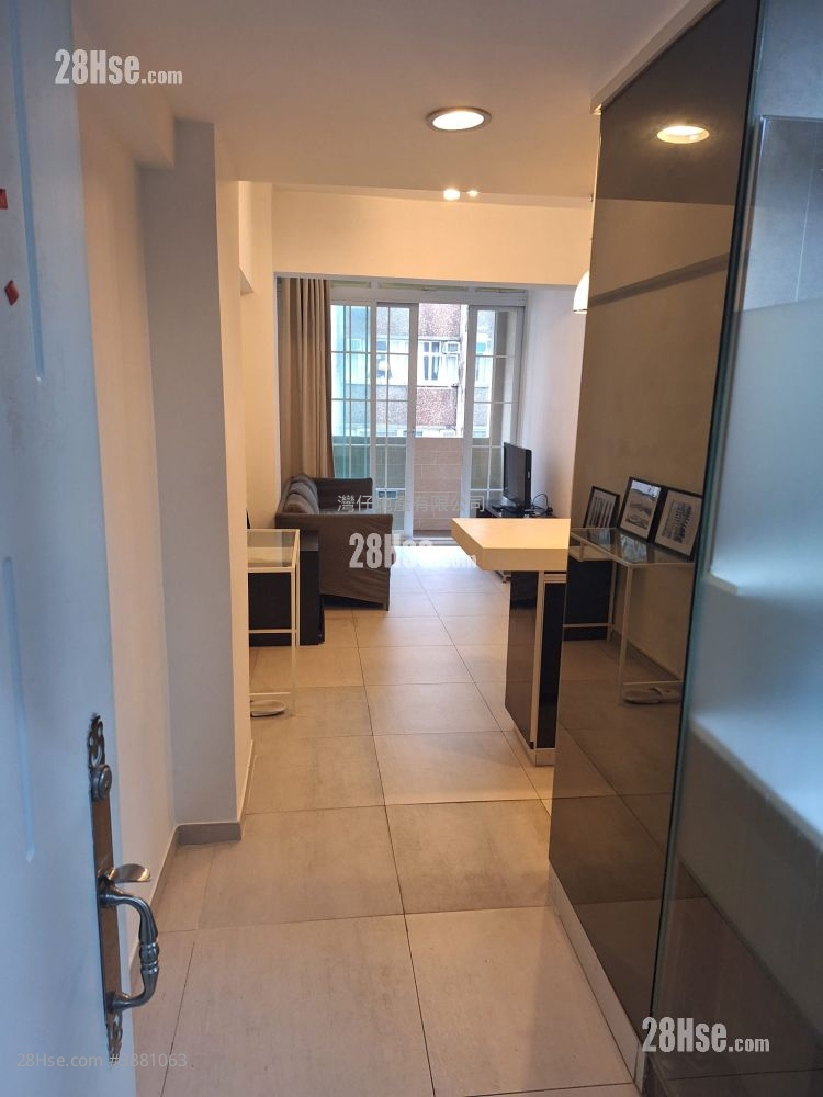 Tung Fong Building Sell 2 Bedrooms , 1 Bathroom 423 ft² ( 39.3 m² )