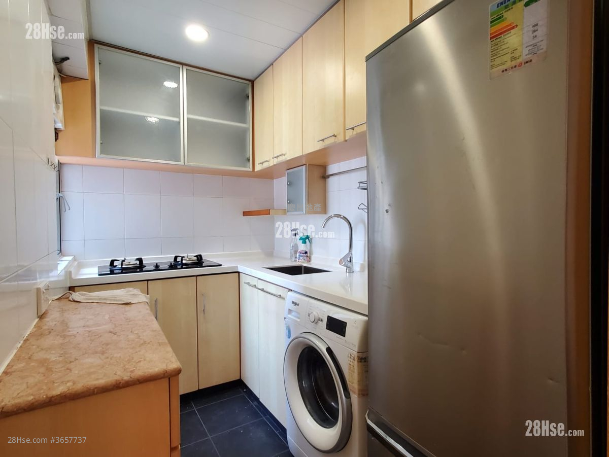 Kornhill Garden Sell 3 Bedrooms , 1 Bathroom 592 ft² ( 55.0 m² )