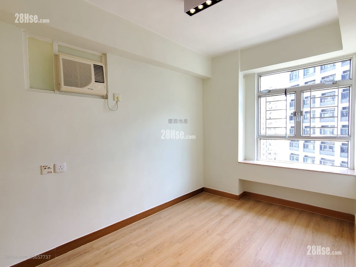 Kornhill Garden Sell 3 Bedrooms , 1 Bathroom 592 ft² ( 55.0 m² )