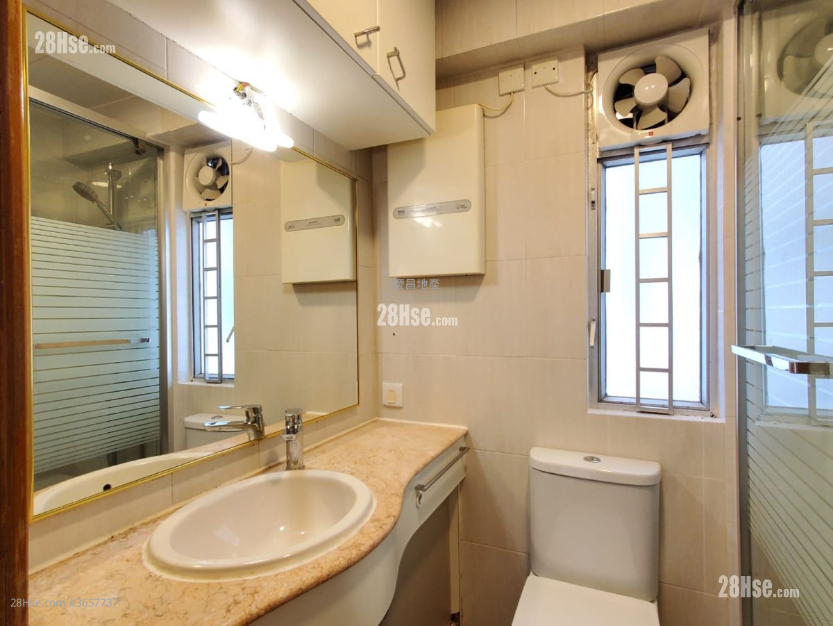 Kornhill Garden Sell 3 Bedrooms , 1 Bathroom 592 ft² ( 55.0 m² )