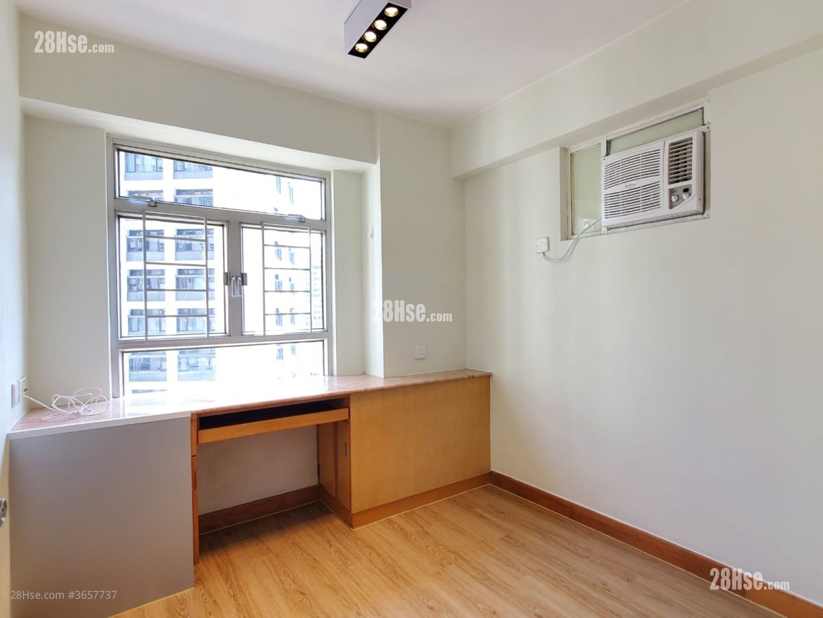 Kornhill Garden Sell 3 Bedrooms , 1 Bathroom 592 ft² ( 55.0 m² )