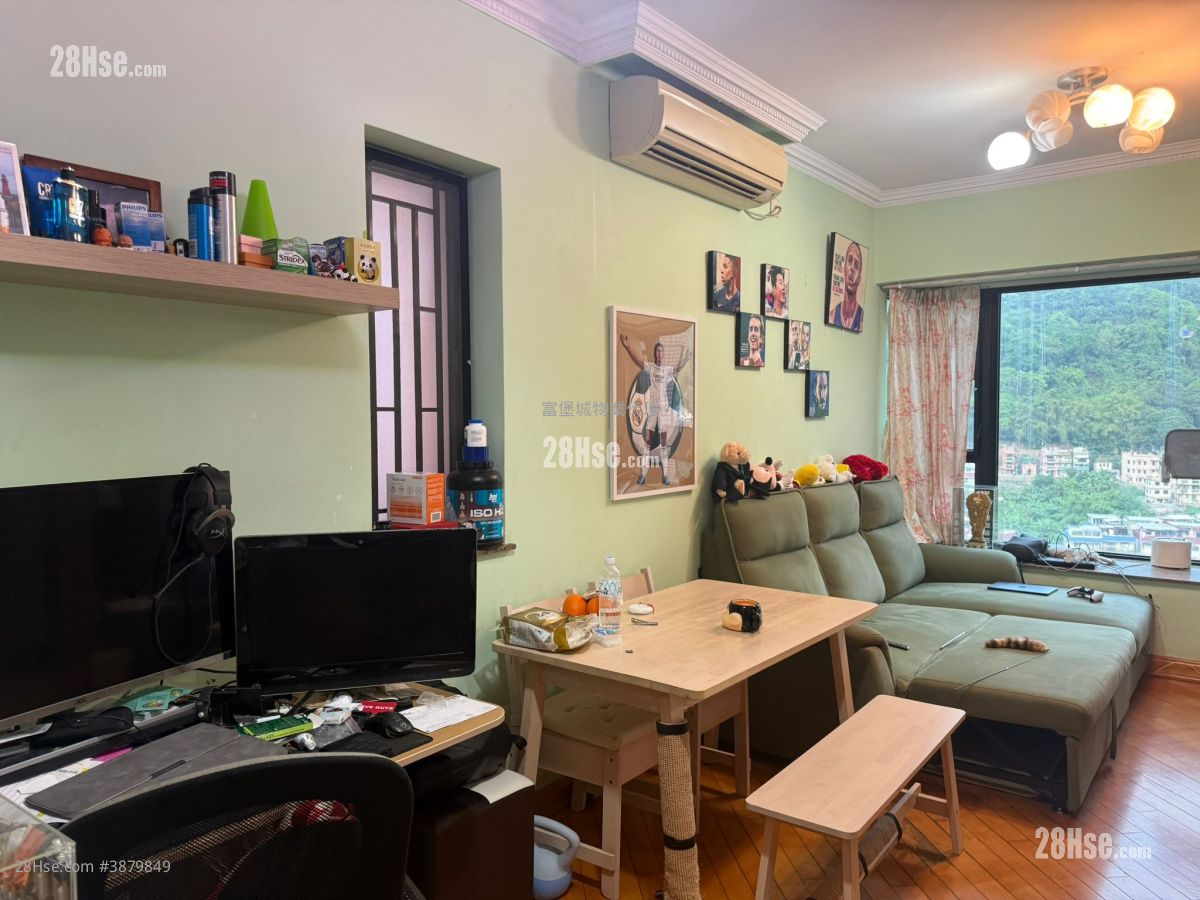 Castello Rental 2 Bedrooms , 1 Bathroom 547 ft² ( 50.8 m² )