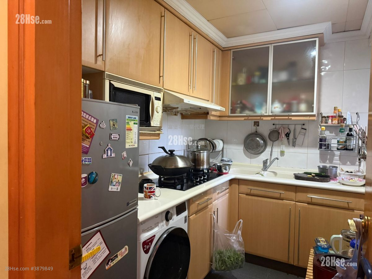 Castello Rental 2 Bedrooms , 1 Bathroom 547 ft² ( 50.8 m² )