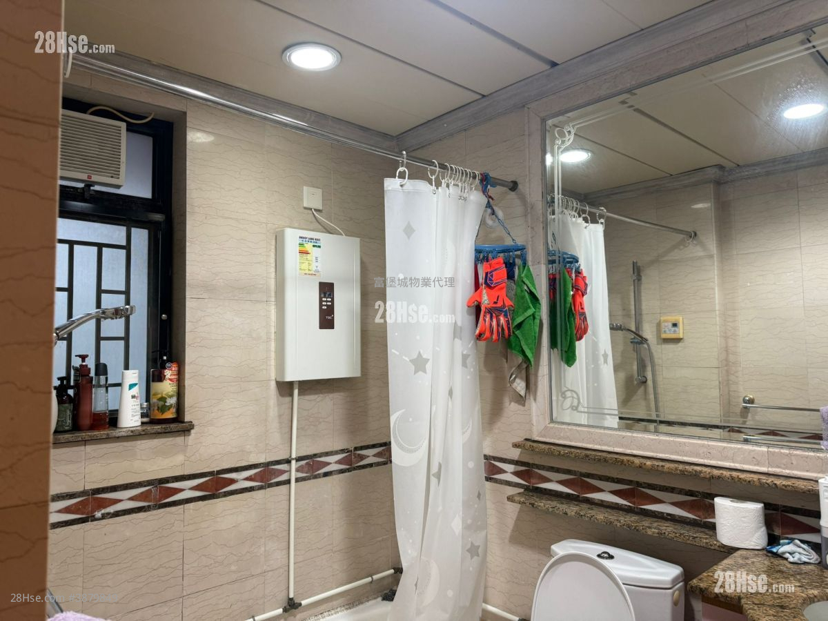 Castello Rental 2 Bedrooms , 1 Bathroom 547 ft² ( 50.8 m² )