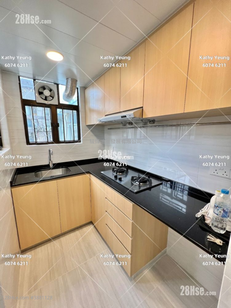 Diamond Court Rental 3 Bedrooms , 1 Bathroom 576 ft² ( 53.5 m² )